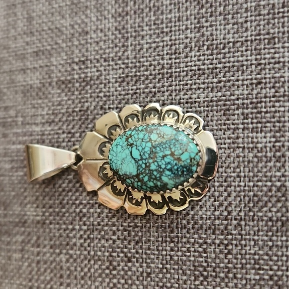 Stunning Vintage Native American Navajo Lander Blue Spiderweb Turquoise Pendant - Picture 8 of 11